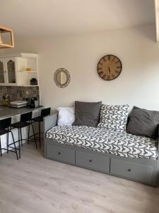 Appartements Bright studio in residence with swimming pool : photos des chambres