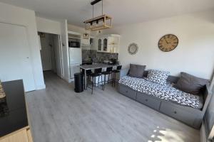 Appartements Bright studio in residence with swimming pool : photos des chambres