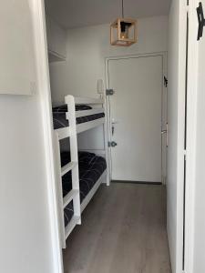 Appartements Bright studio in residence with swimming pool : photos des chambres