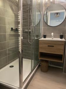 Appartements Bright studio in residence with swimming pool : photos des chambres