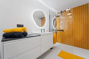 Karlín Diamond View & Garage