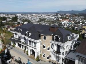 Đồi Mây Tuyết Hotel - 2hvězdičkové hotely ve městě Ấp Xuân An