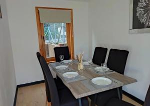 Dundee Beach Villa with Free Parking