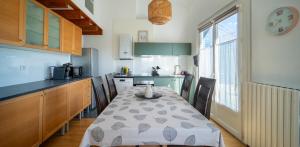 Appartements SAURET : Havre de paix en ville : spacieux et confortable : photos des chambres