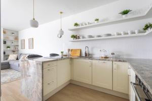 Dickensa Apartment, Ochota