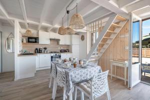 Maisons de vacances Maison a 50m de la mer, 4 adultes et 2 enfants : photos des chambres