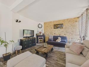 Maisons de vacances Piscine et grand jardin pour 4 adultes et 2 enfants : photos des chambres