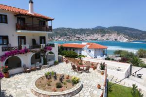 Pleoussa Studio and Apartments Skopelos Greece