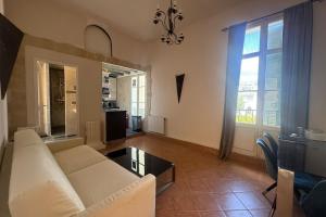 HENRI CAMILLE REAL ESTATE - Florida 1 - 1 bedroom close center