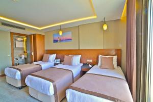Triple Room room in Corner Hotel Laleli