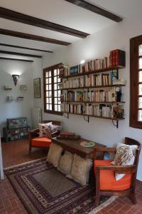 B&B / Chambres d'hotes To a Book House in Corsica - chambres d-hotes : photos des chambres