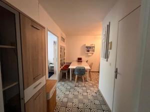 Sejours chez l'habitant Joli T1 avec balcon et parking : photos des chambres