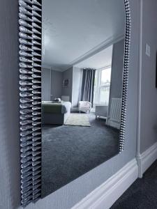 Thornleigh Guest House - Free ON STREET Parking