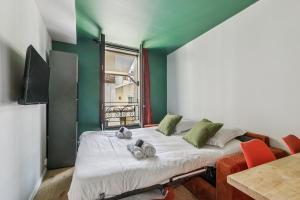 Double Apartment l 15min from Eiffel Tower by Car