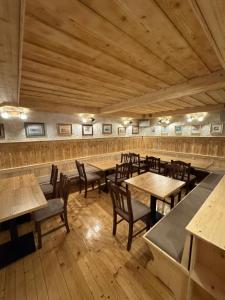 Bed & Breakfast LakeBled House