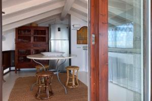 Design apartment overlooking the bay img10