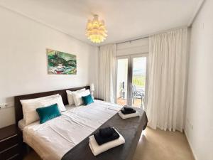 Chic apartment with lovely terrace, pool & golf view