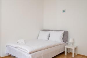 Metro Stokłosy Homely Apartment by BookingHost