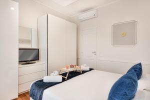 GOLDEN LUXE - Seafront Terrace next to the Beach