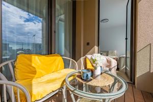 BNB SkyPark Nest with Balcony