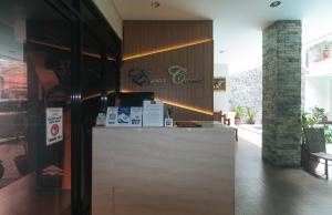 Elyseah Condotel by RedDoorz