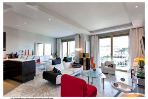 REF 843 - Cannes Croisette - Sea view apartment for rent