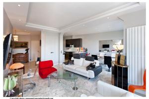 REF 843 - Cannes Croisette - Sea view apartment for rent