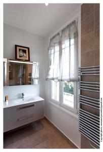 REF 843 - Cannes Croisette - Sea view apartment for rent