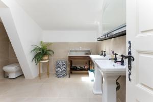 Maisons de vacances Chateau Seailles - Natural Luxury and historic charm : photos des chambres