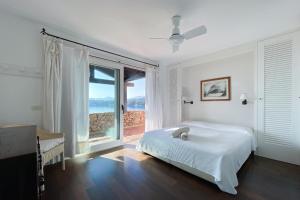 Design apartment overlooking the bay img18