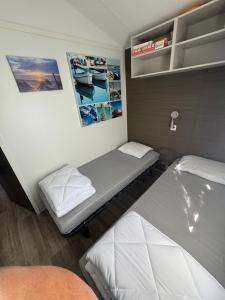 Maisons de vacances Mobile Home 198 : photos des chambres