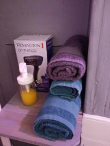 Appartements Studio hypercentre - Free Parking - self check in : photos des chambres