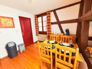 Appartements Authentique Alsacien - coeur historique de Rouffach : photos des chambres