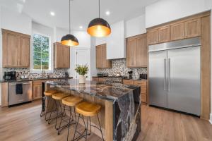 Shiloh ReefPoolGolf Cart5Min Walk to The Beach!