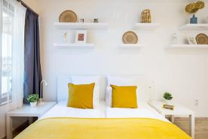 Stylish - NEW - Central Home