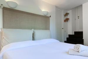 Design apartment overlooking the bay img30