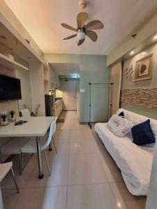 Sea Residences MOA Oasis-Nicolai Ramos