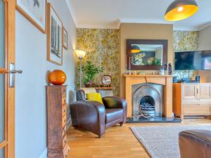 Pass the Keys Stylish garden retreat nr Stafford Town Hospital