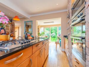 Pass the Keys Stylish garden retreat nr Stafford Town Hospital