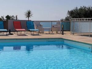 Appartements Appartement Vue Mer a Bastia, terrasse et piscine privee. : photos des chambres