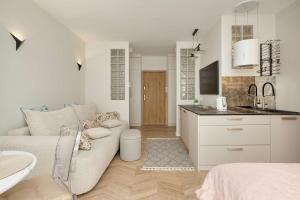 Norwida Bright Studio in Gdynia Close to the Sea by Noclegi Renters