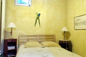 Maisons de vacances Spacious house with garden in Ollioules : photos des chambres