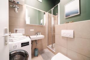 Green flat by GrazRentals with garden view & parking included