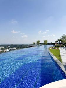 The Astra Sky River 1419 - Super Deluxe 1BR City View Rooftop Infinity Pool