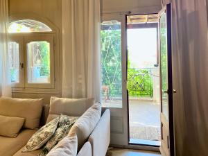 Pantheon Apartments & Studios