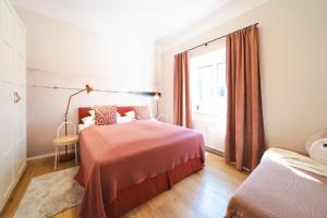 Red flat by GrazRentals direct by University & free parking