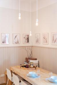 Red flat by GrazRentals direct by University & free parking