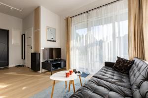 Willa 27 Lakeside Retreat Łączyno by BookingHost