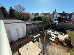 Large 4 Bedroom Seaside House by the beach and cliffs