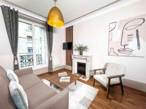 Charming Flat with lift near Eiffel Tower for 5 - 4-Sterne-Hotels in Paris